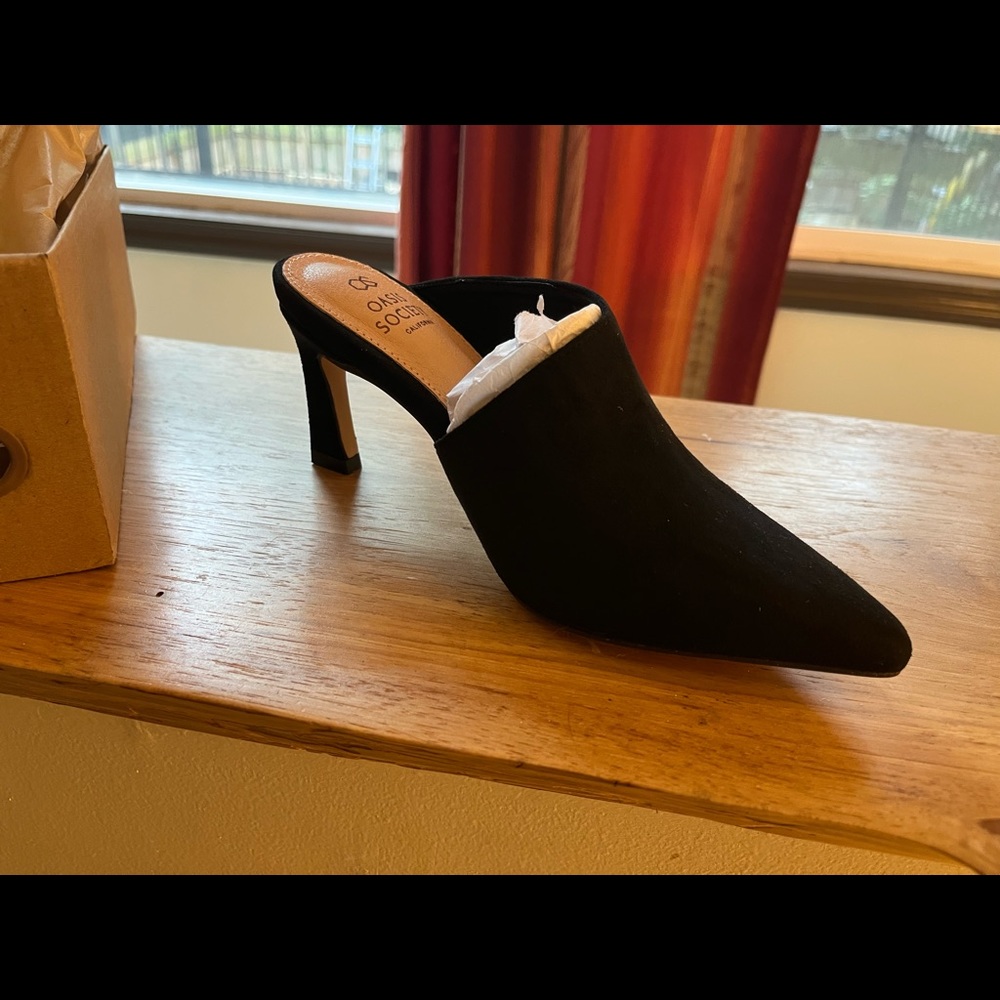 Super cute suede heel mule